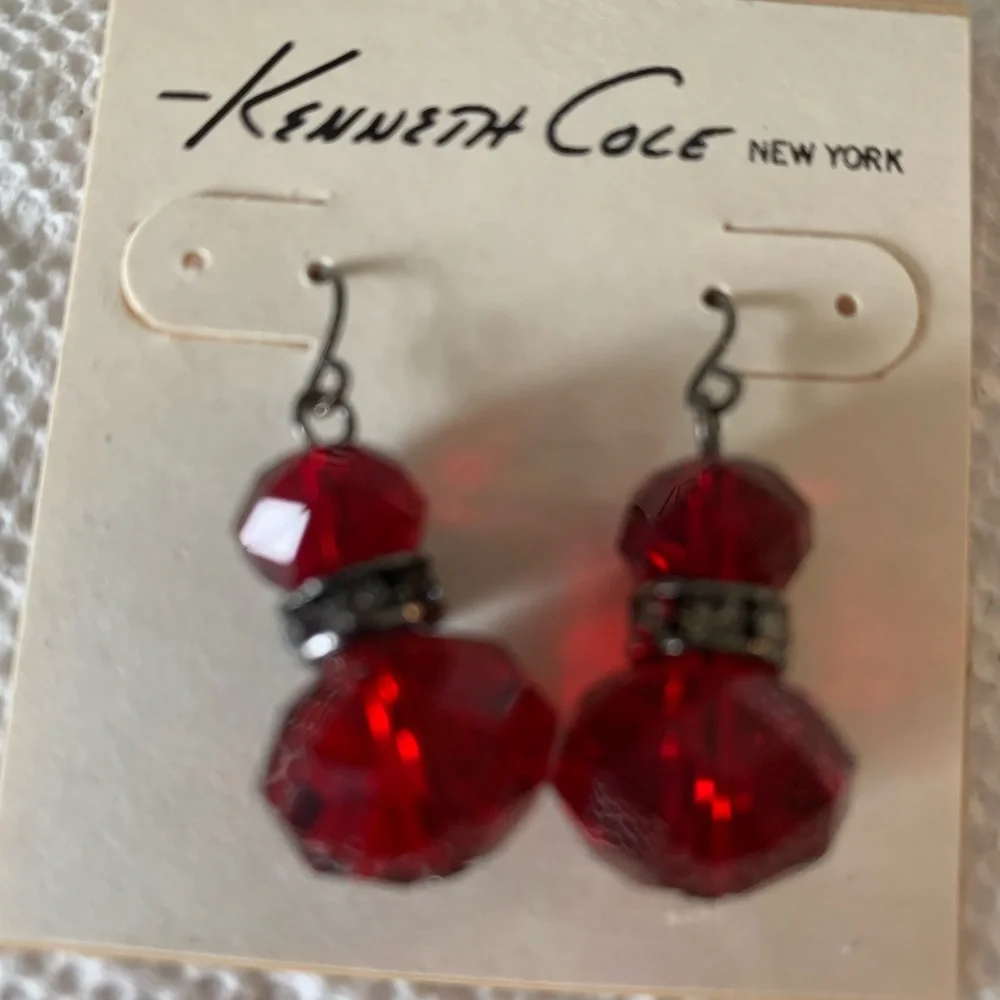 Beautiful red dangles - Picture 1 of 2